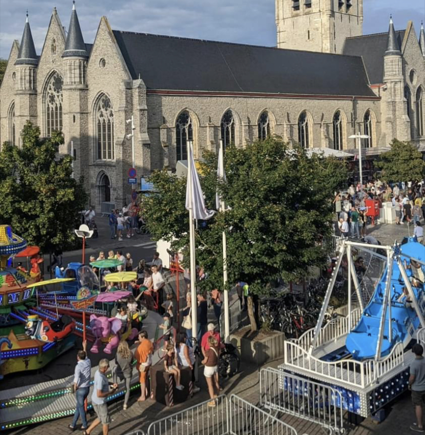 HERBELUISTER “De Waregem Koersefoor is iets unieks” foorkramers klaar