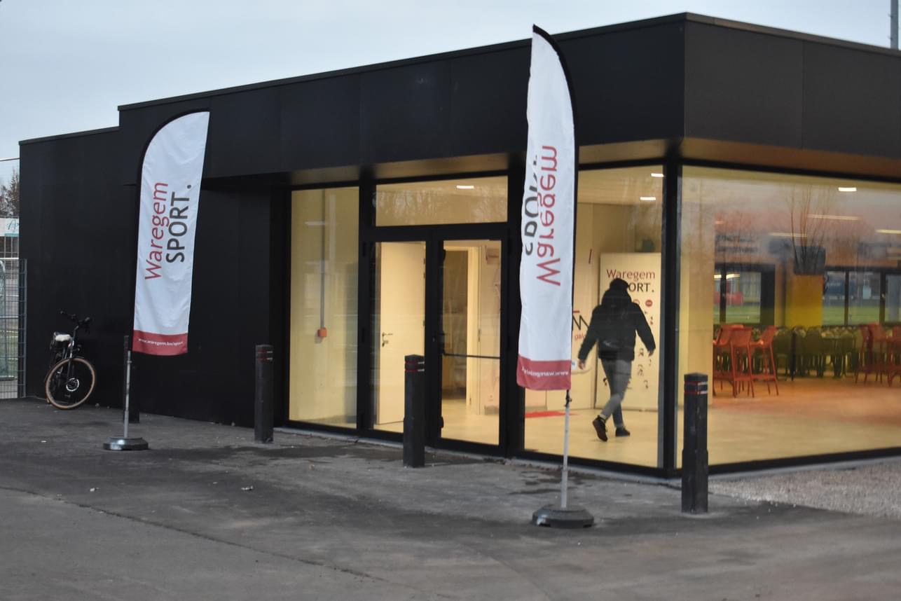 Nieuwe kleedkamers Racing Waregem officieel open Waregem1